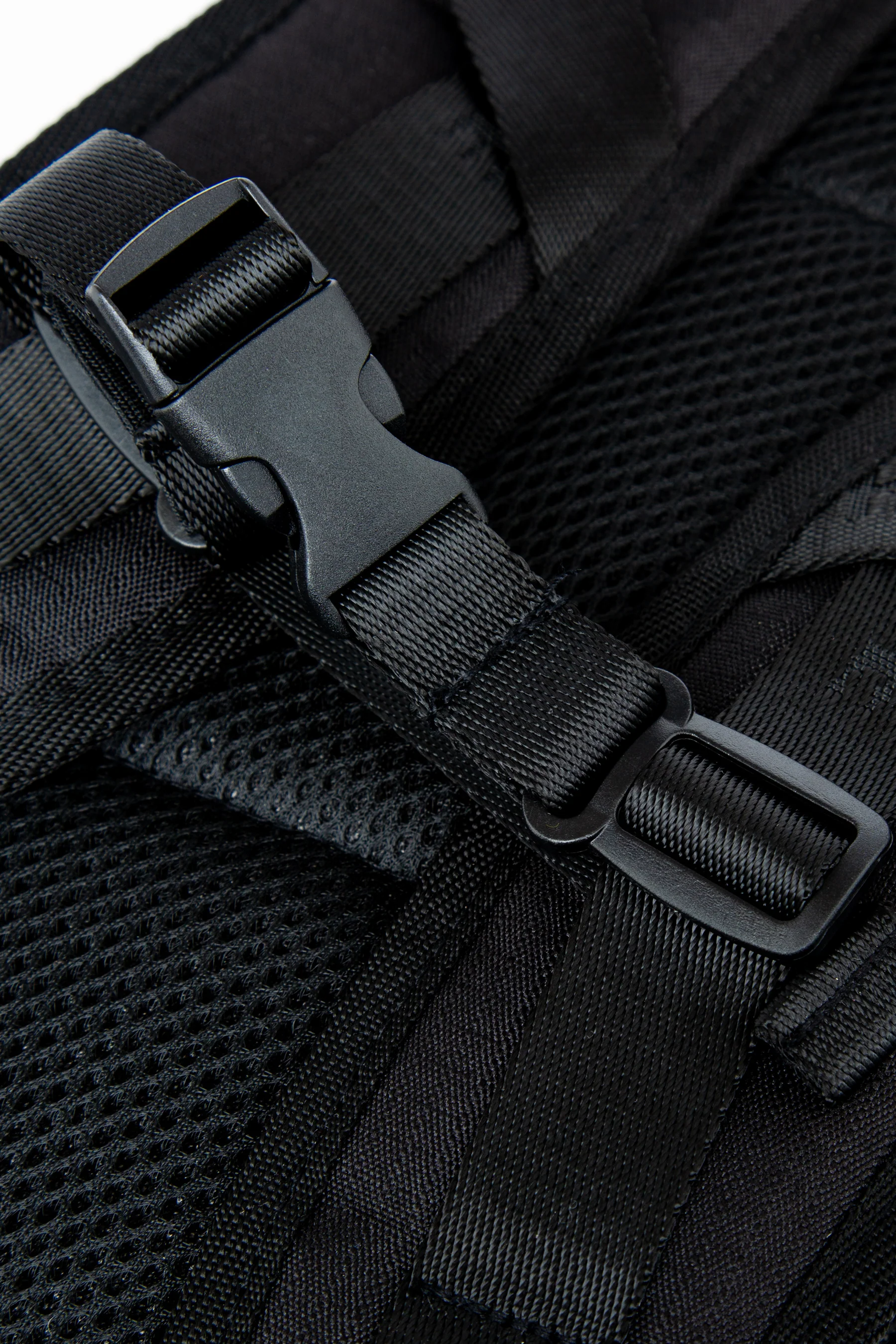 Hype Unisex Black Maxi Backpack - Image 15